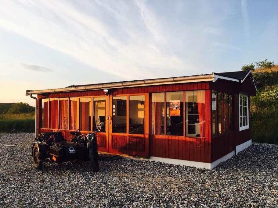 Fjordhytten. Rebuild Train Wagon From 1937. Apartamento Odense Exterior foto