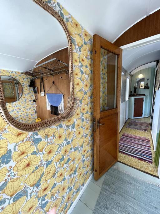 Fjordhytten. Rebuild Train Wagon From 1937. Apartamento Odense Exterior foto